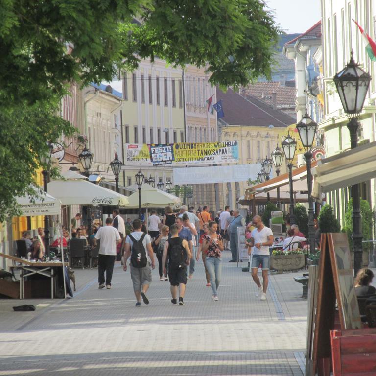 Fortuna Apartments Eger Eksteriør billede